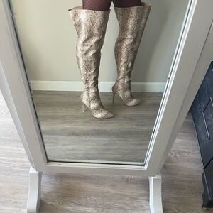 MackinJ Snakeskin Thigh High Boots. SMALL 10